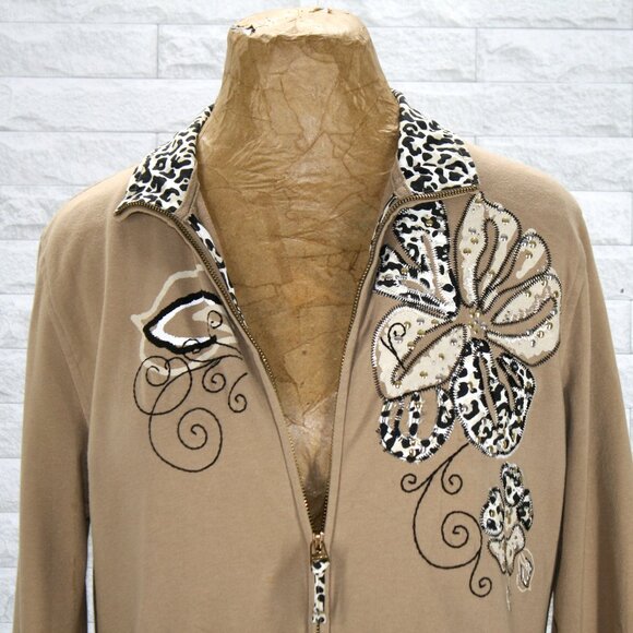 JM COLLECTION Sweatshirt Front Zip Animal Print Floral Embellished Studs Tan M - Picture 2 of 14
